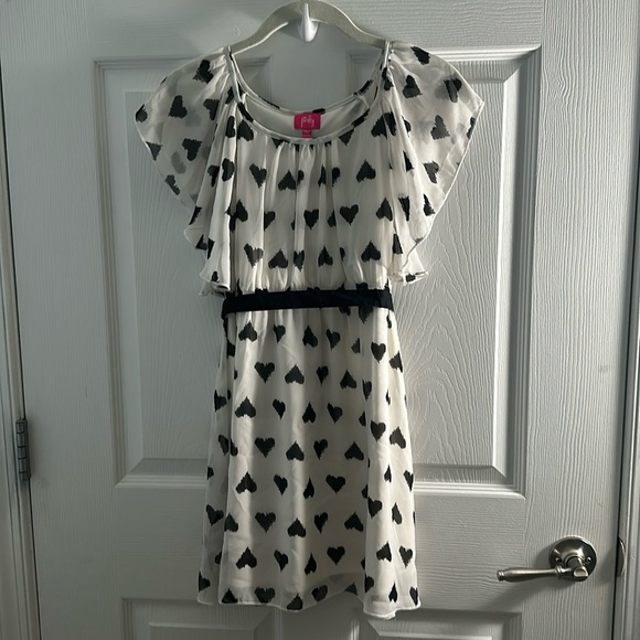 Pinky Short Sleeve Dress with Heart Print - Picture 1 of 8